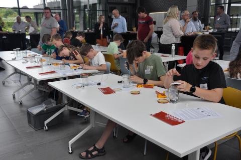 Foto congres - Sfeer netwerkmoment kinderen Techniekacademie